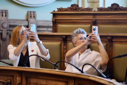 Las concejalas de VTLP, Rocío Anguita y Cristina Colino