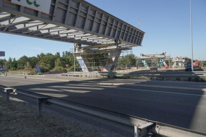 Cortada la N-601 por obras en el viaducto de Los Tramposos.