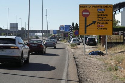 Cortada la N-601 por obras en el viaducto de Los Tramposos.