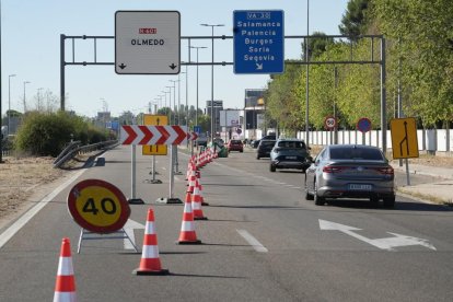 Cortada la N-601 por obras en el viaducto de Los Tramposos.