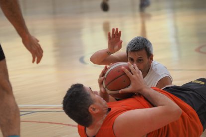 Imagen del I Torneo de baloncesto Veteranos Valladolid celebrado en el pabellón Lalo García.