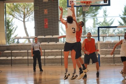 Imagen del I Torneo de baloncesto Veteranos Valladolid celebrado en el pabellón Lalo García.