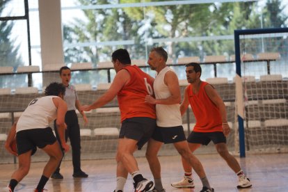 Imagen del I Torneo de baloncesto Veteranos Valladolid celebrado en el pabellón Lalo García.
