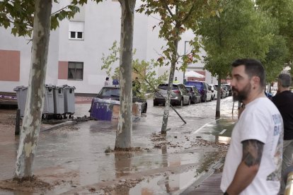 Reventón de una tubería en el paseo del Cauce de Valladolid.