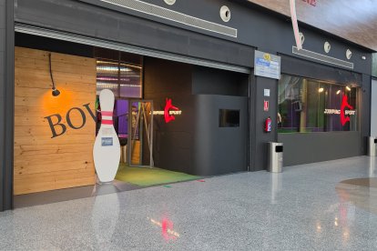 Interior del centro comercial Equinoccio