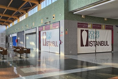 Interior del centro comercial Equinoccio