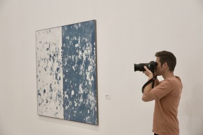 Exposición 'Azul Castilla' de María Tinaut
