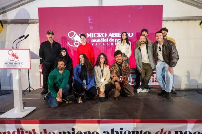 Yon González durante el II Mundial de Micro Abierto de Poesía