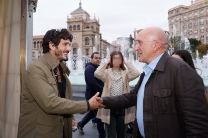 Yon González durante el II Mundial de Micro Abierto de Poesía