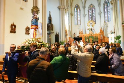 Acto dentro de la iglesia de La Pilarica.