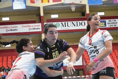 Una imagen del duelo entre el Aula y Zaragoza.