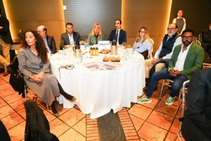 Club de prensa 'Conversaciones Políticas' con el alcalde de Valladolid, Jesús Julio Carnero