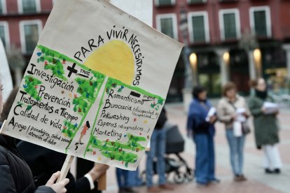 Concentración de pacientes de cáncer de mama y sus familiares con motivo del Día Internacional de la Lucha contra el Cáncer de Mama.