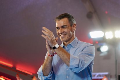 Un momento del mitin de precampaña del PSOE en la Cúpula del Milenio en Valladolid.