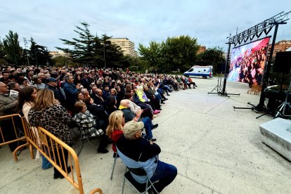 Un momento del mitin de precampaña del PSOE en la Cúpula del Milenio en Valladolid.