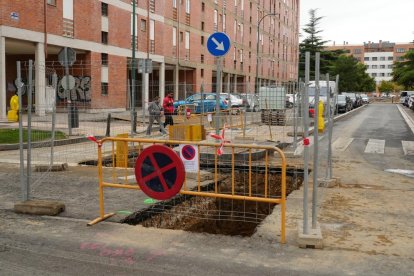 Estado de las obras de la red de calor en Huerta del Rey en Valladolid.