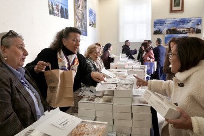 Feria Dulces Conventos que organiza la Cofradía Penitencial de Nuestra Señora de las Angustias.
