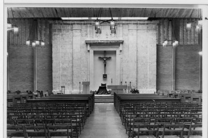 Interior de la iglesia de San Ildefonso en un año no detallado