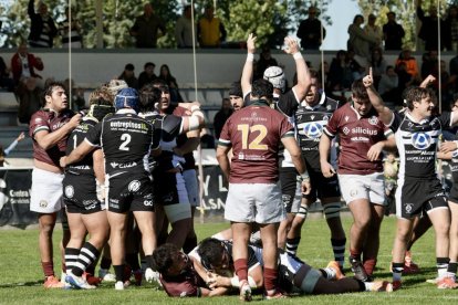 Imagen del duelo en Pepe Rojo entre Vulcanizados Álvarez El Salvador y Silicius Alcobendas.