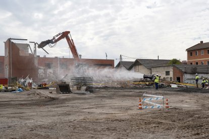 Derribo de edificios y estructuras aledañas a la estación de Valladolid-Campo Grande