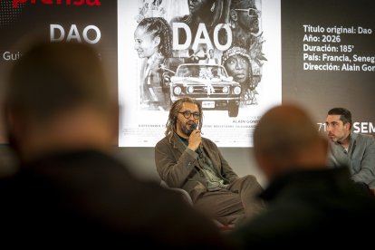 El director de 'Dao', Alain Gomis, en la rueda de prensa de presentación