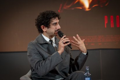 El director de 'Prosecution', Faraz Shariat, en la rueda de prensa de presentación