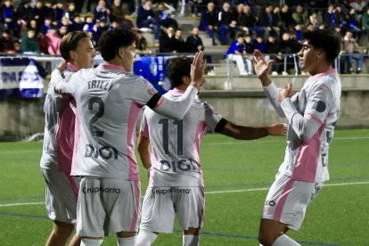Una acción del partido entre Covadonga y Real Valladolid en Copa del Rey.