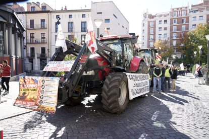 Tractorada convocada por Unaspi en Valladolid