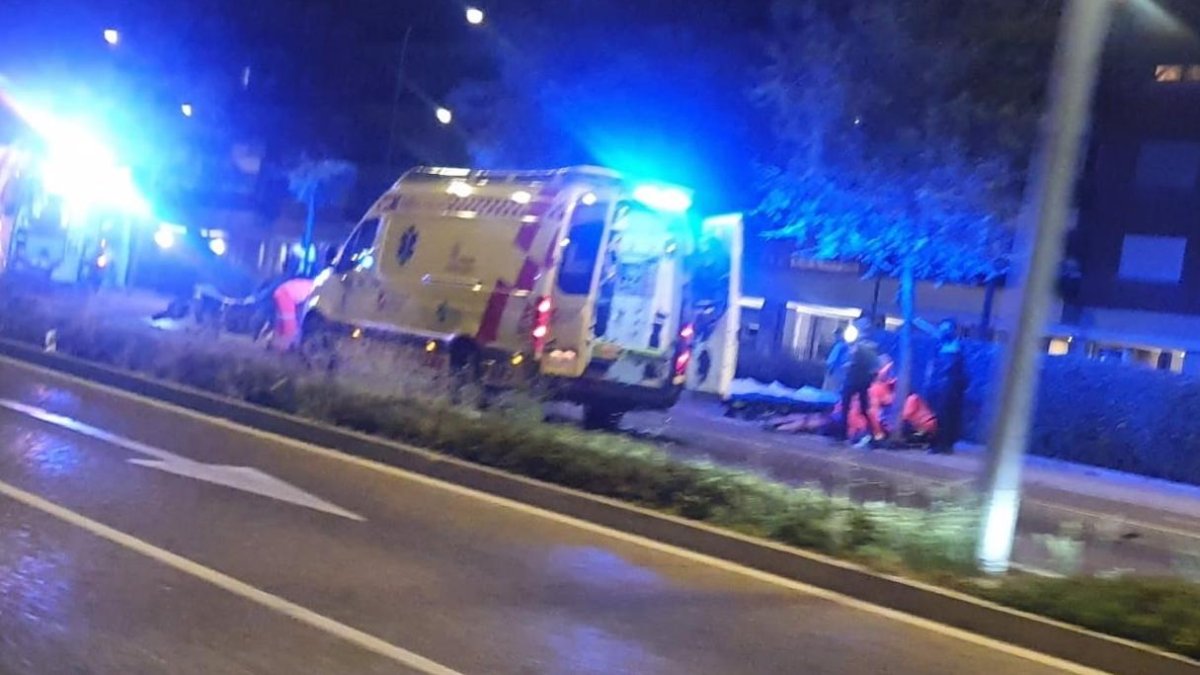 Imagen del atropello de una moto a un peatón en la Avenida de Salamanca de Valladolid.