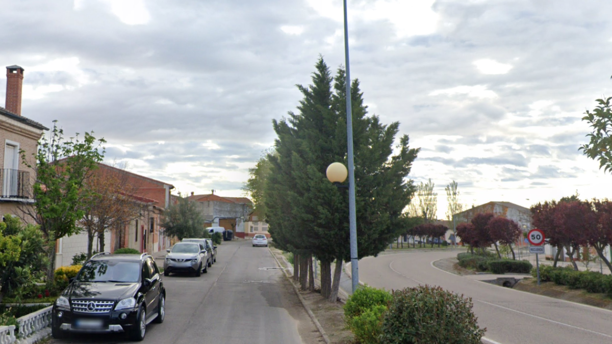 Avenida de la Constitución de Villaverde de Medina (Valladolid)