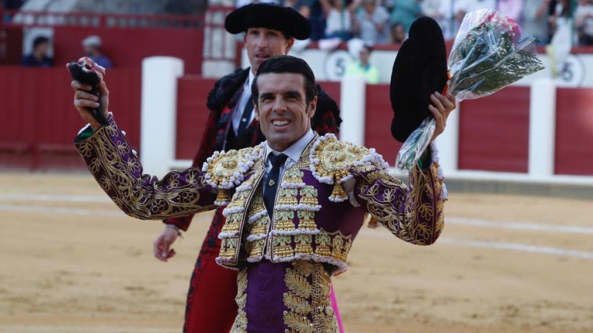 Encerrona de Emilio de Justo con seis toros de Victorino Martín.