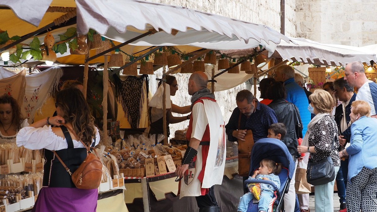 Mercado Medieval en San Pablo durante las Fiestas de San Pedro Regalado 2022.- PHOTOGENIC