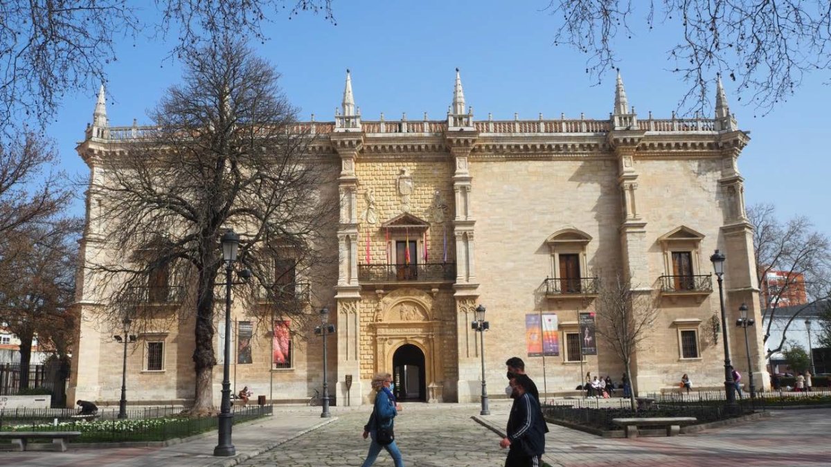 Fachada principal del Palacio de Santa Cruz, sede del Rectorado de la Universidad de Valladolid. / UVA
