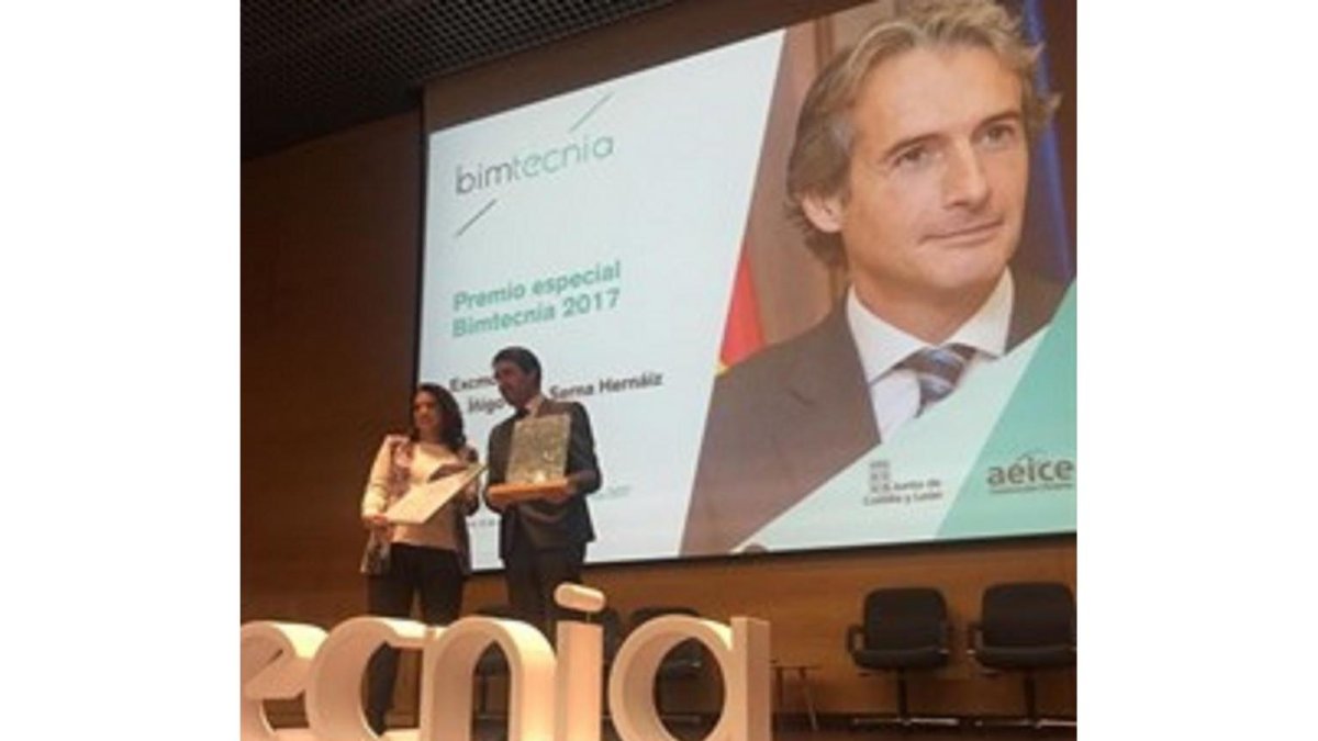 Rosana Navarro recoge el premio especial del Foro Internacional de la Construcción Inteligente.-EUROPA PRESS