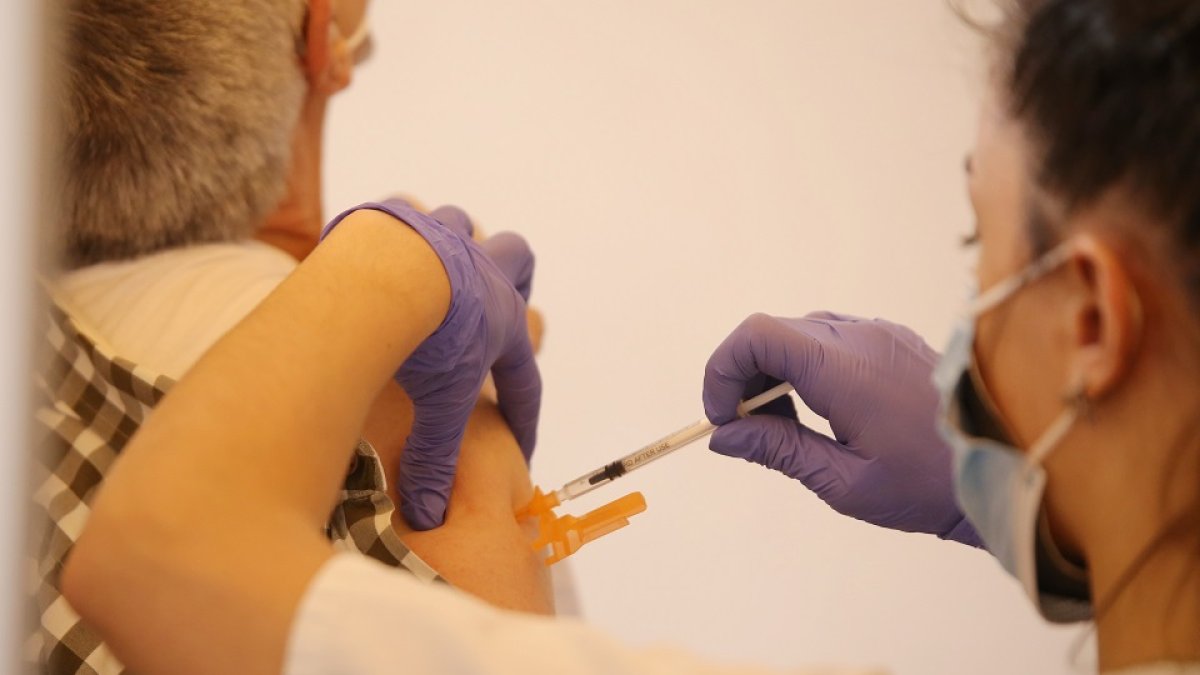 Vacunación con la tercera dosis contra la Covid-19 en Valladolid. E.M.