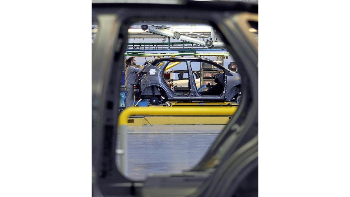 Cadena de Montaje del Renault Captur en Valladolid.-ICAL