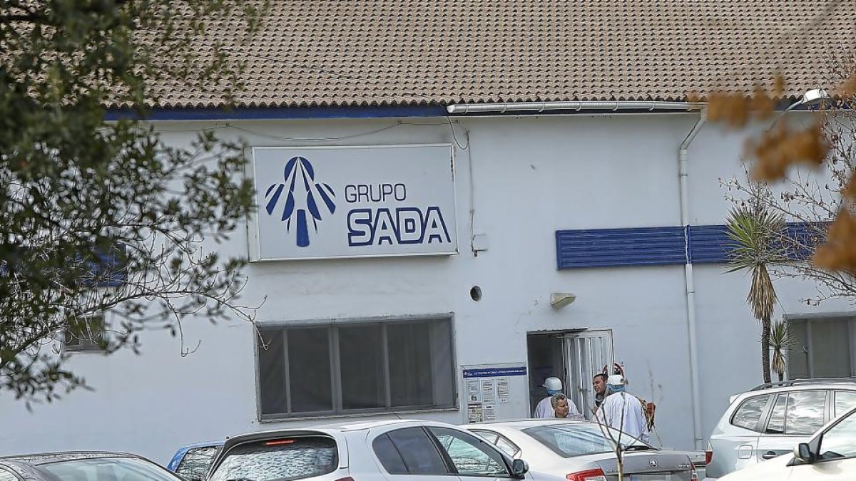 Instalaciones de Sada ubicadas en el Camino Viejo de Simancas, dedicadas al procesamiento y envasado de carne de pollo.-J.M.LOSTAU