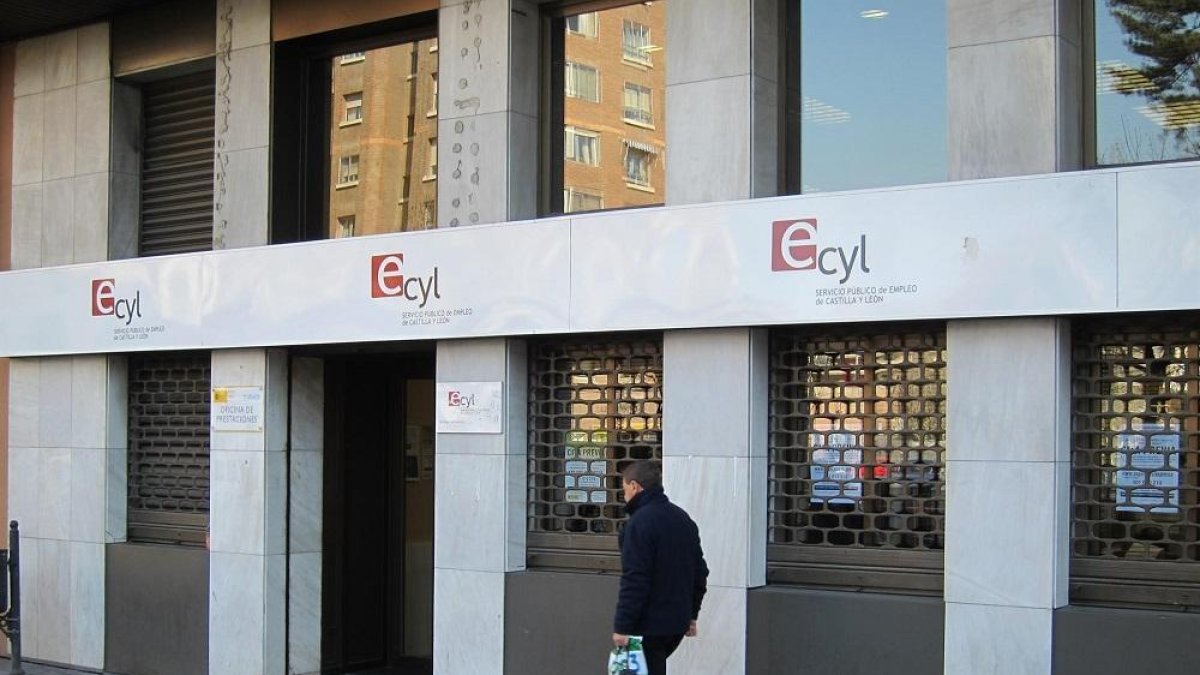 Imagen de una Oficina del Ecyl en Valladolid.- E.M.