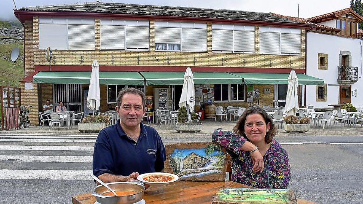 RESTAURANTE LAS MACHORRAS (LAS MACHORRAS, BURGOS): La cocina de las cabañas