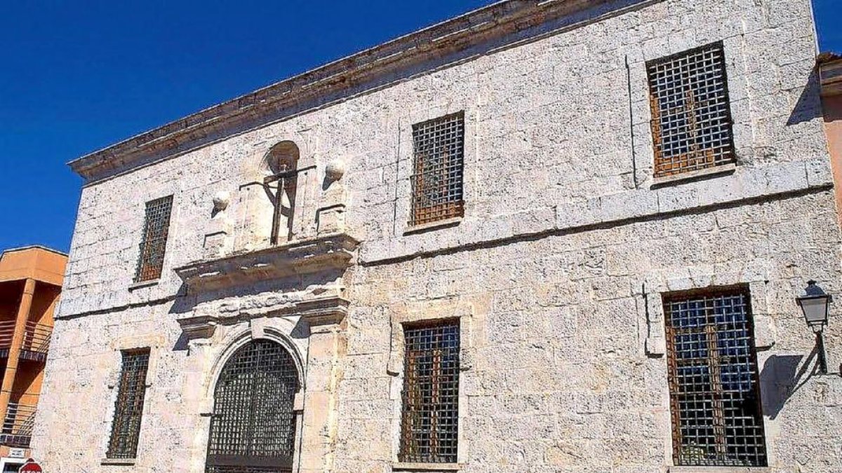 Fachada principal de la Casa de la Cruz, sede de la Escuela de Música de Tudela de Duero-EL MUNDO
