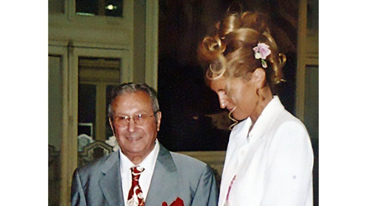 Boda de Simón Jochimec con Dominique Louis en septiembre de 2002 en Lyon, 10 meses antes de que ella le matara.- LE PROGRÉS