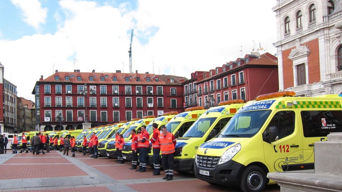 Ambulancias de transporte sanitario - EUROPA PRESS - Archivo
