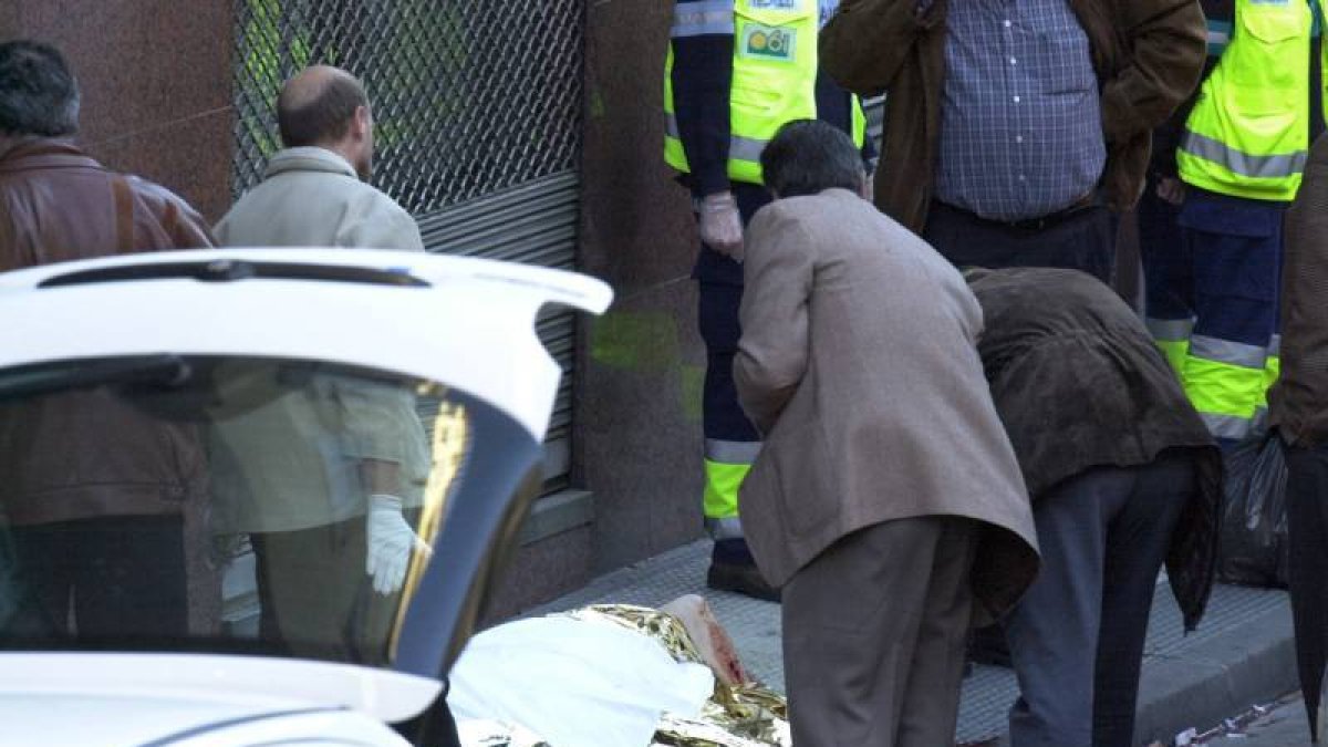 El asesinato del presidente del PP aragonés tuvo lugar en la calle Cortes de Aragón de Zaragoza.-EL PERIÓDICO