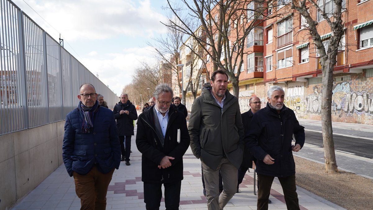 Visita del alcalde y varios concejales a las obras de la calle Seo de Valladolid. E.M.