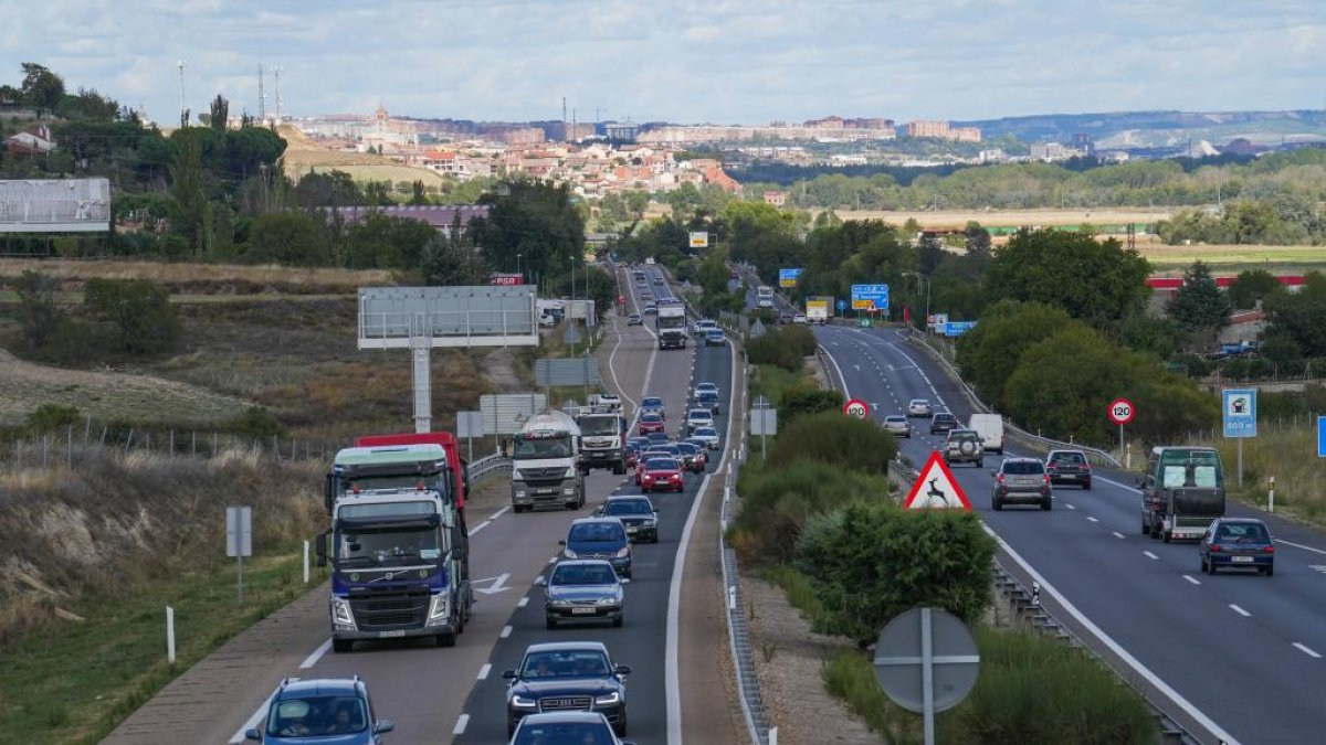 Autovía A-62 entre Tordesillas y Simancas. J. M. LOSTAU