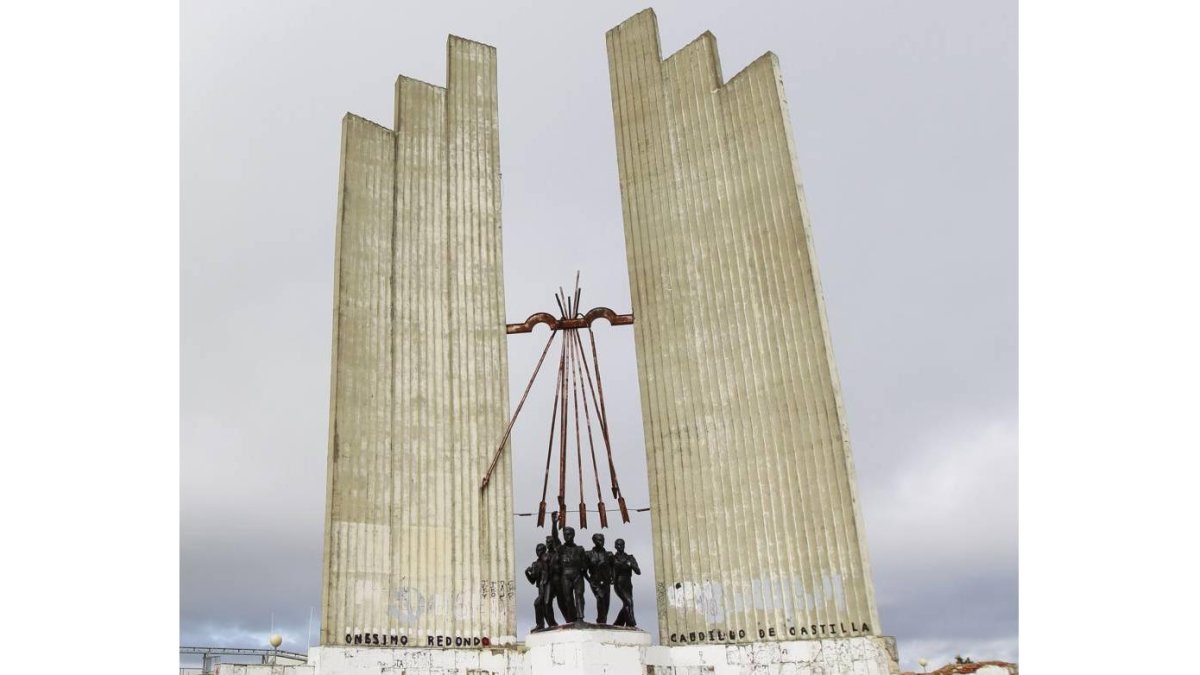 Monumento a Onésimo Redondo en el cerro de San Cristóbal-J. M. LOSTAU