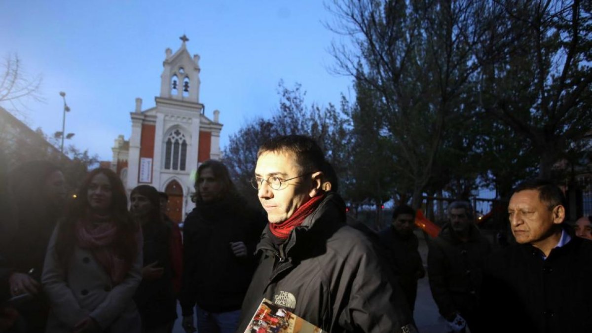 El ex dirigente de Podemos, Juan Carlos Monedero, en el barrio de la Pilarica de Valladolid-Ical