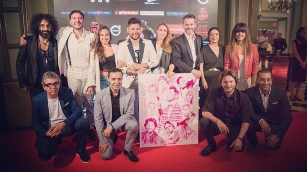 Los artistas en la Gala Miguel Poveda & Amigos – Música para la investigación.-EL PERIÓDICO