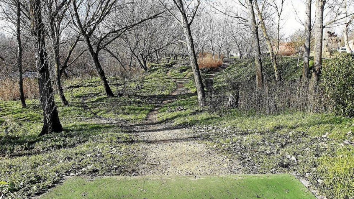 Terminación actual del carril bici del Parque Lúdico de Arroyo de la Encomienda-J.M.Lostau