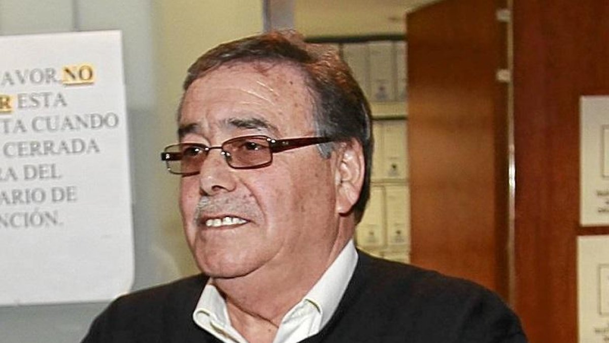 El ex alcalde Antonio Torres.-J.M. LOSTAU